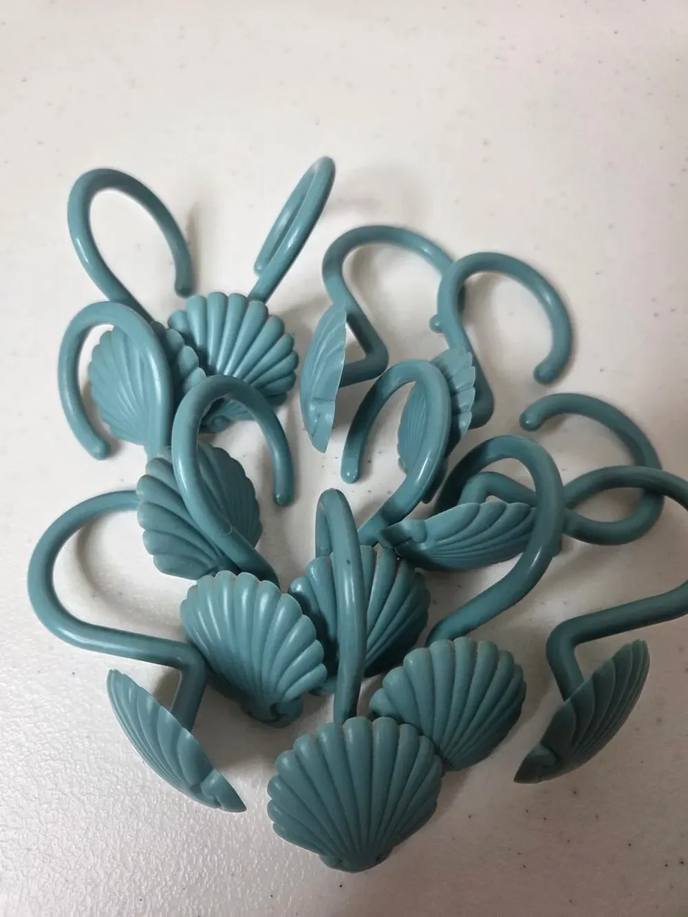 Vintage 1980's 12 Shower Curtain Hooks Hard Plastic Sea Shells Teal Aqua